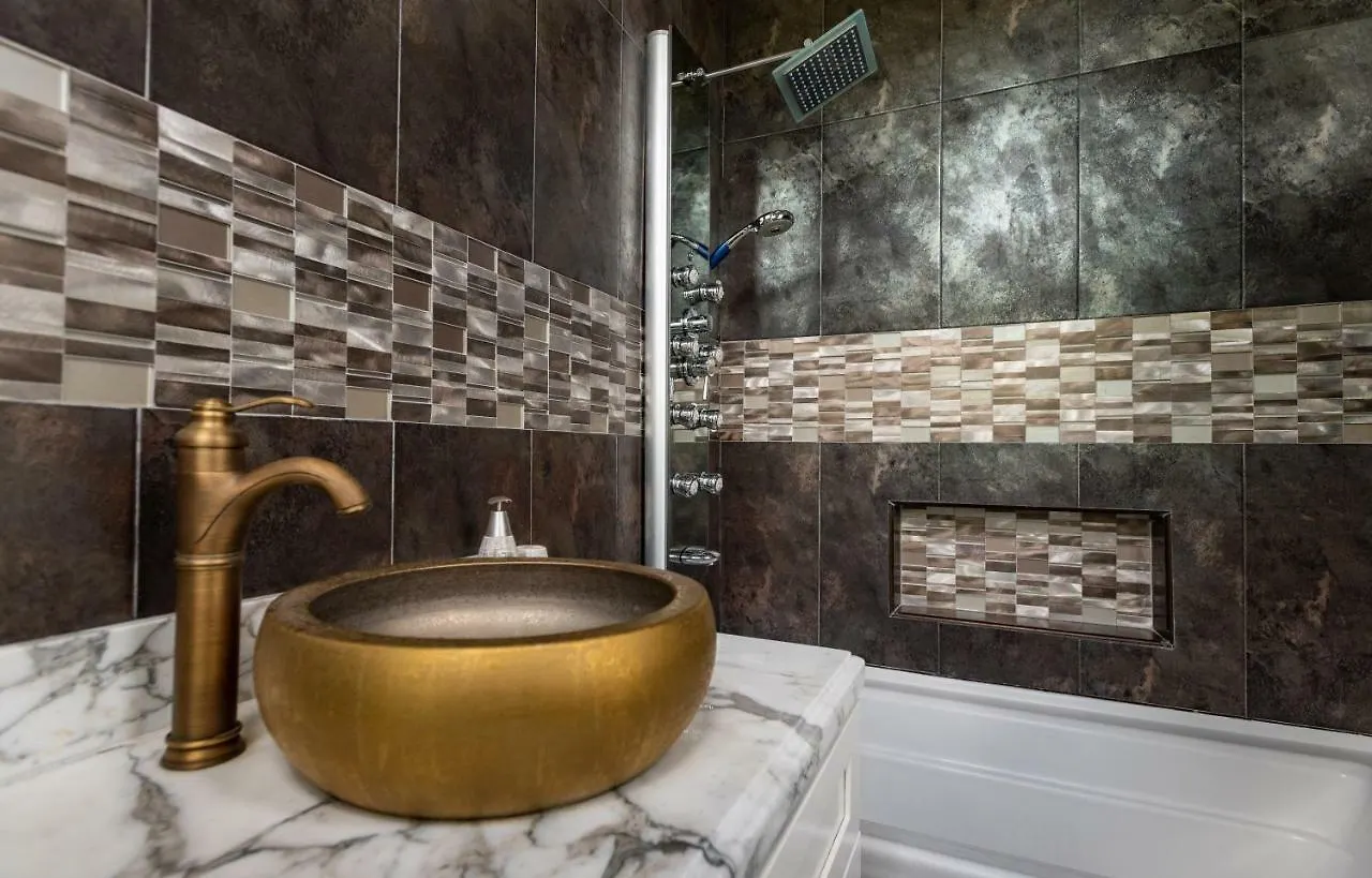 Luxury Bogue Village Duplex Apartment Montego Bay