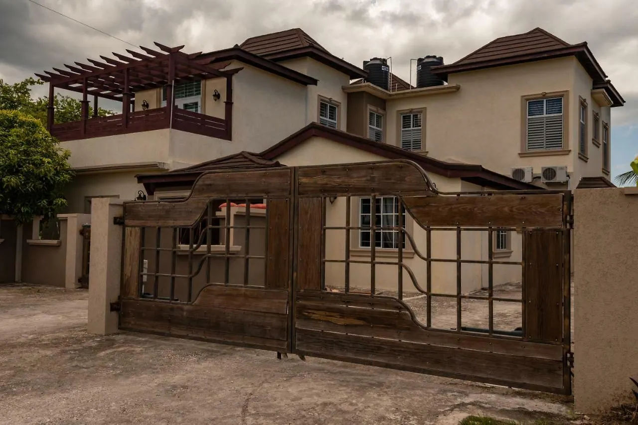 Luxury Bogue Village Duplex Apartment Montego Bay